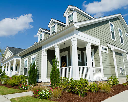 Here's how to clean vinyl siding on your house - Reviewed